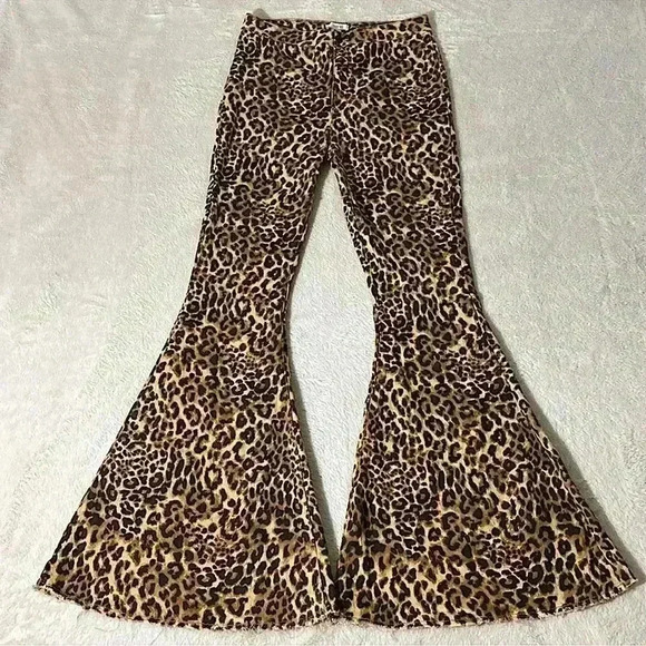 Forever 21 leopard animal print Flare Jeans #00412533 wide leg Size 27 - Picture 2 of 10